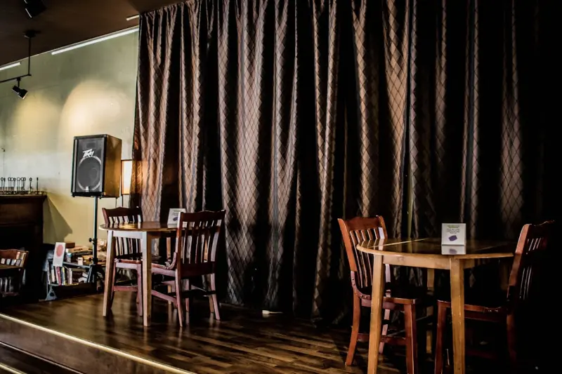 When a Restaurant Becomes a Storytelling Stage When a Restaurant Becomes a Storytelling Stage