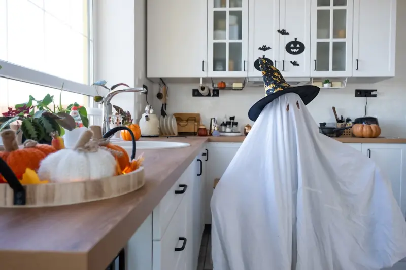 Beyond the Kitchen Door: How Ghost Kitchens Are Reshaping the Restaurant Landscape Beyond the Kitchen Door: How Ghost Kitchens Are Reshaping the Restaurant Landscape