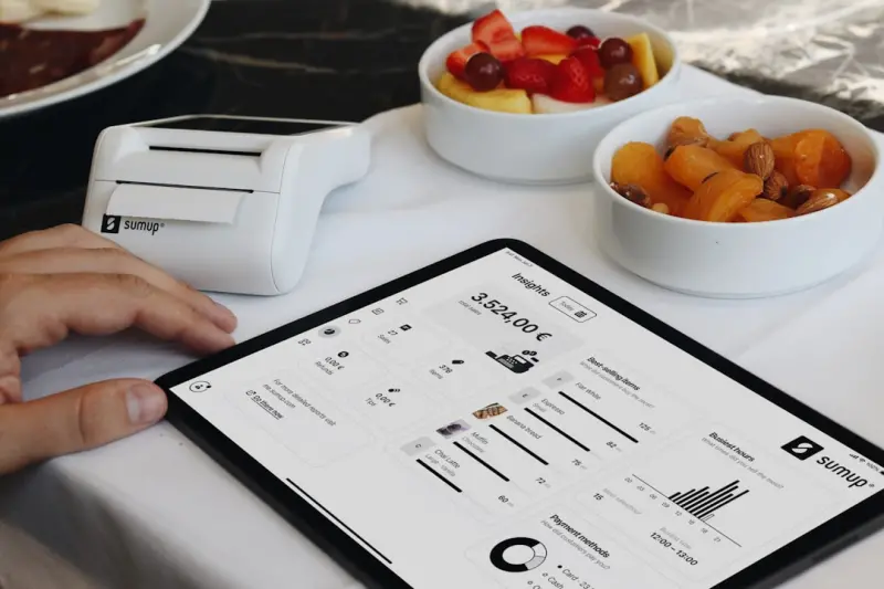 AI on the Plate: How Smart Tech is Personalizing Your Restaurant Experience